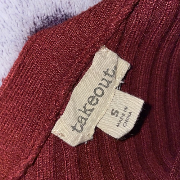 Small Takeout Dress. V neck. Strapped back. Very stretchy & flattering. Maroon. - Picture 3 of 3